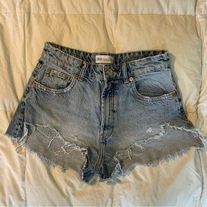 Zara Women's Frayed Hem Jean Shorts